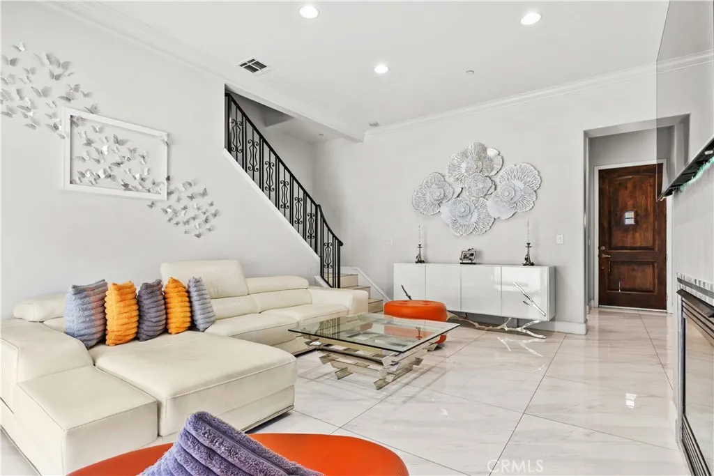 Additional image 22 of 6920 Valmont Unit 5, Tujunga, CA 91042