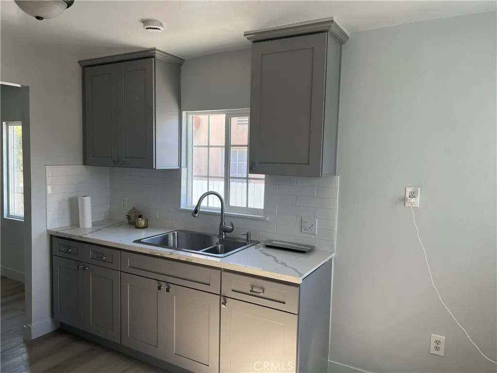 Additional image 39 of 1612 W 71st St, Los Angeles, CA 90047