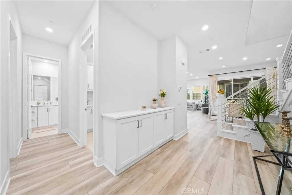 Additional image 54 of 119 Glance, Irvine, CA 92618