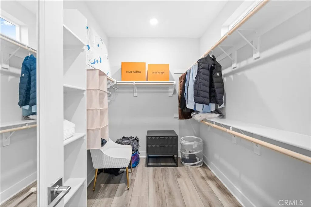 Additional image 79 of 119 Glance, Irvine, CA 92618