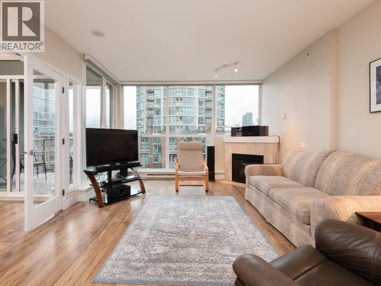 706 189 NATIONAL AVENUE|Vancouver, British Columbia V6A4L8