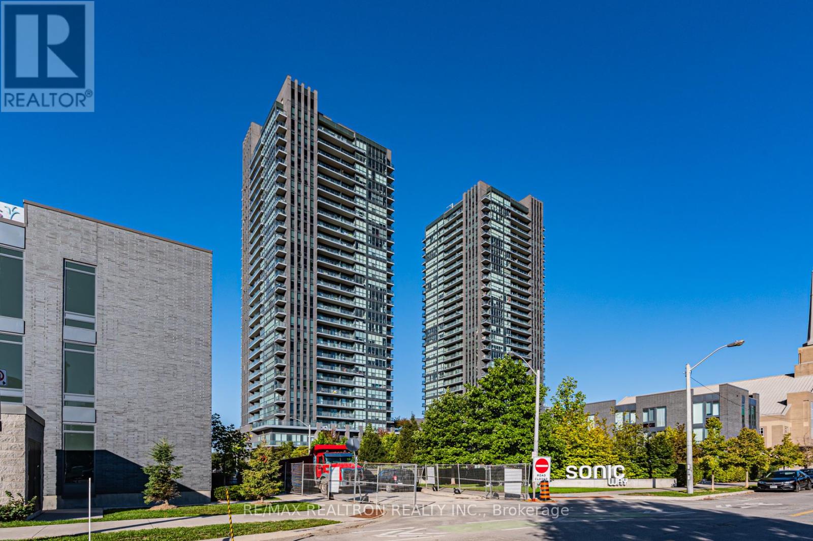 Property image for 410 - 2 SONIC WAY|Toronto (Flemingdon Park), Ontario M3C0P2