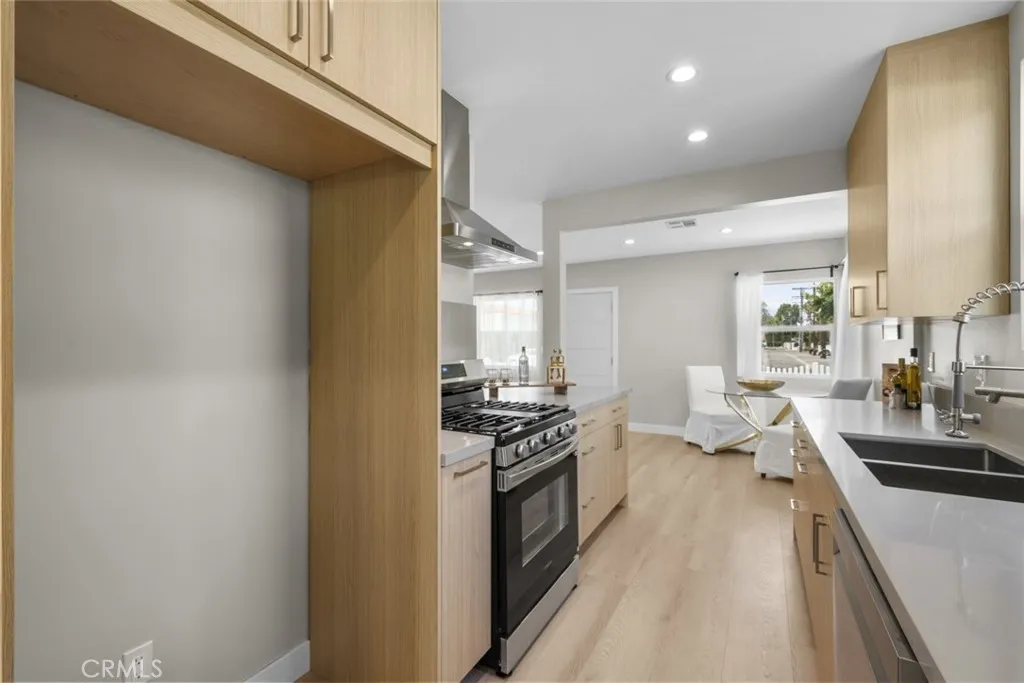 Additional image 71 of 6820 Jellico Avenue, Van Nuys, CA 91406