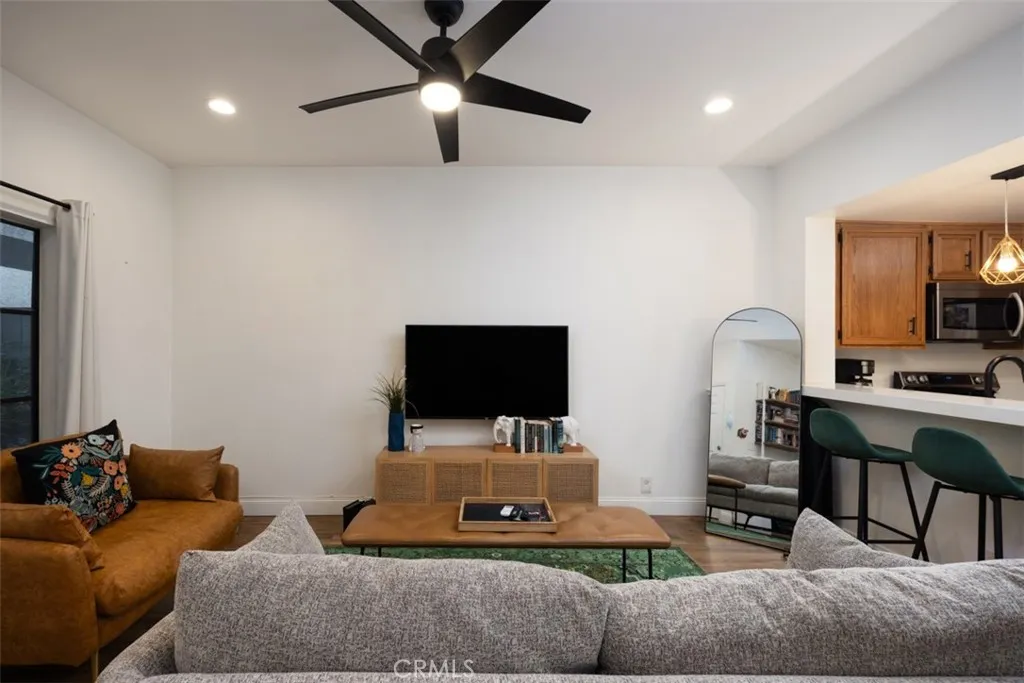 Additional image 3 of 720 W 4th St Unit 110, Long Beach, CA 90802