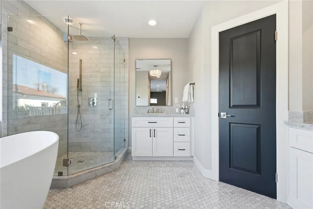 Additional image 96 of 2311 W Clark Avenue, Burbank, CA 91506