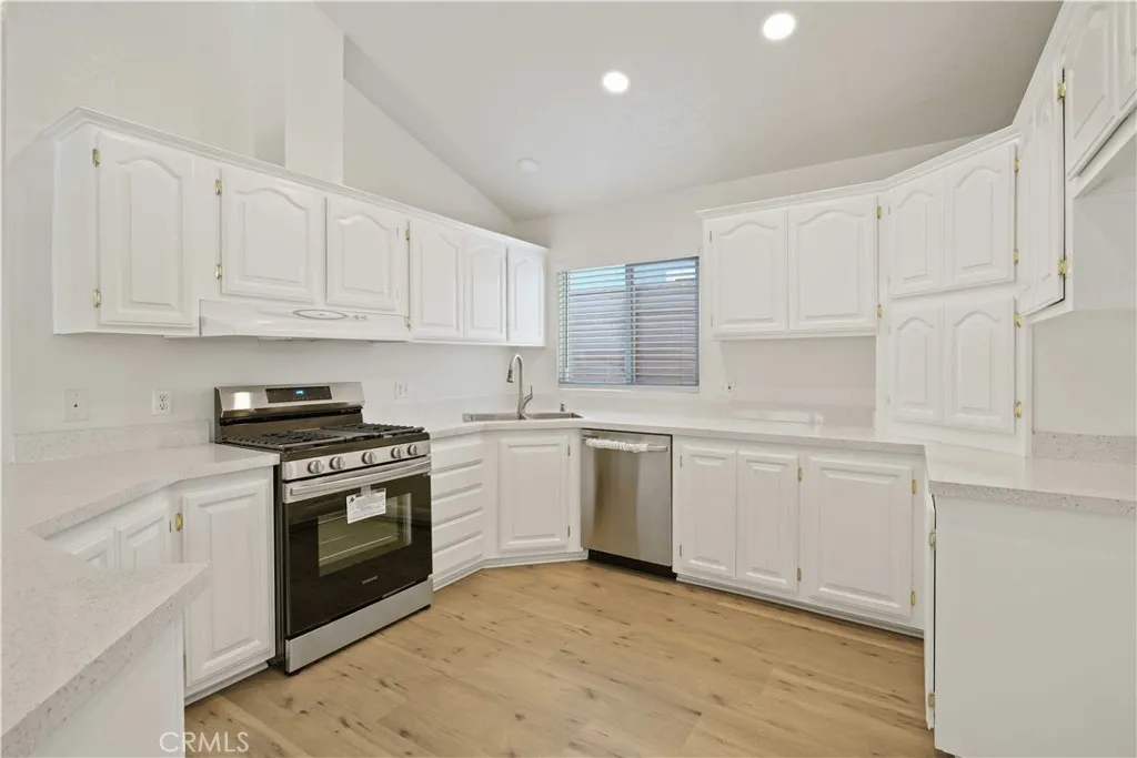 Additional image 9 of 20240 Shadow Island Drive, Canyon Country, CA 91351