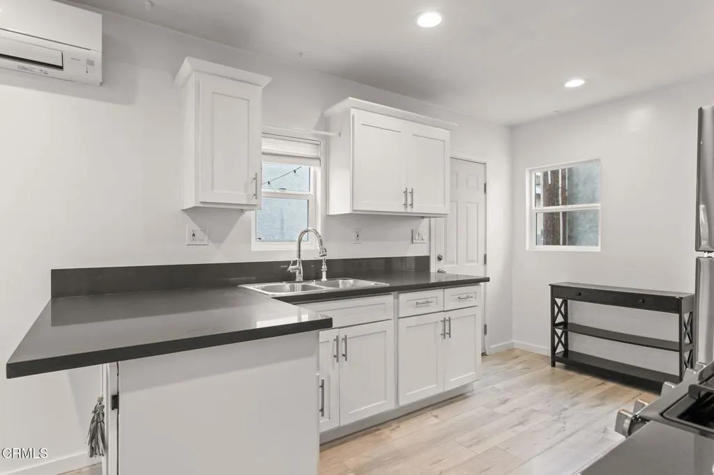 Additional image 11 of 1047 E Brenner Place, Long Beach, CA 90813