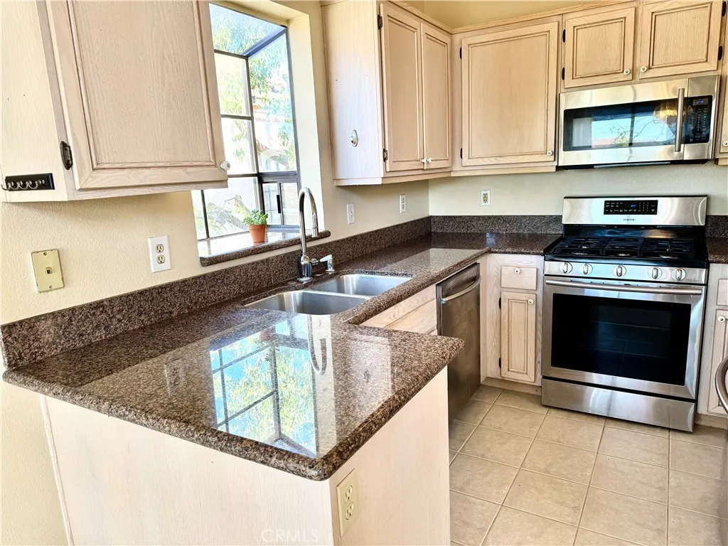 Additional image 15 of 18110 Erik Court Unit 592, Canyon Country, CA 91387