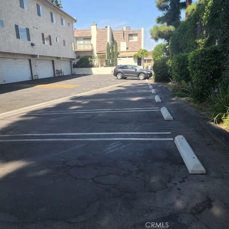 Additional image 63 of 18326 Collins Street Unit F, Tarzana, CA 91356