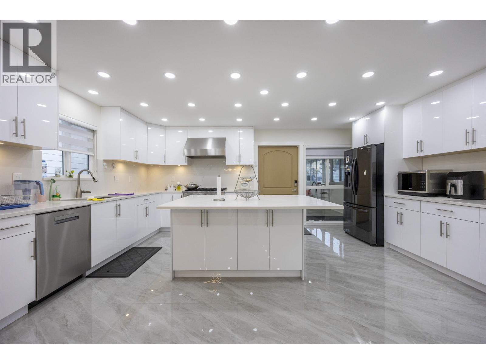 3881 NAPIER STREET|Burnaby, British Columbia V5C3E6