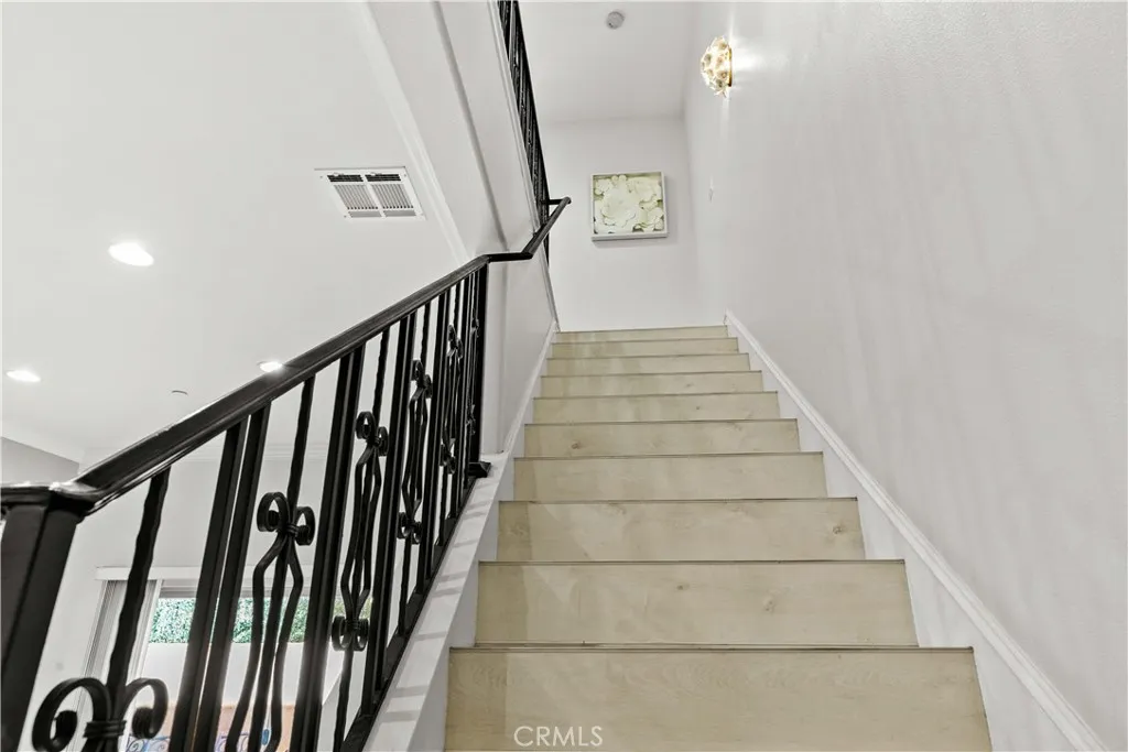 Additional image 43 of 6920 Valmont Unit 5, Tujunga, CA 91042