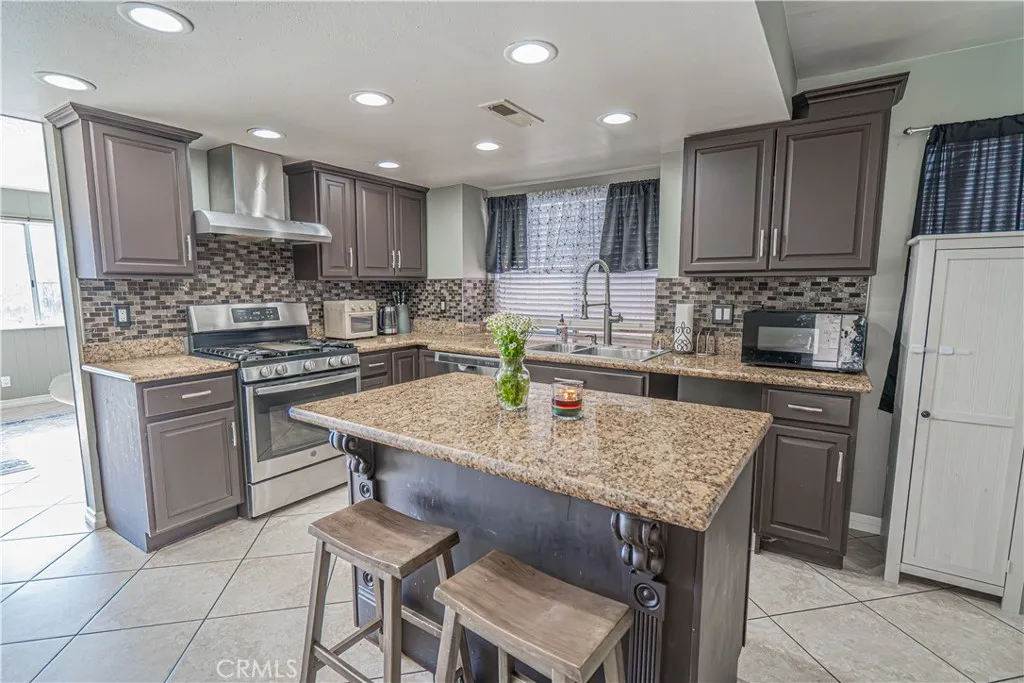 Additional image 14 of 28076 Wildwind Drive, Canyon Country, CA 91351