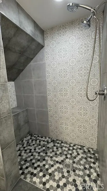 Additional image 43 of 18326 Collins Street Unit F, Tarzana, CA 91356