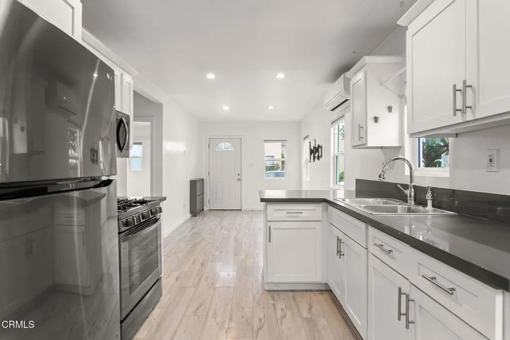 Additional image 43 of 1047 E Brenner Place, Long Beach, CA 90813