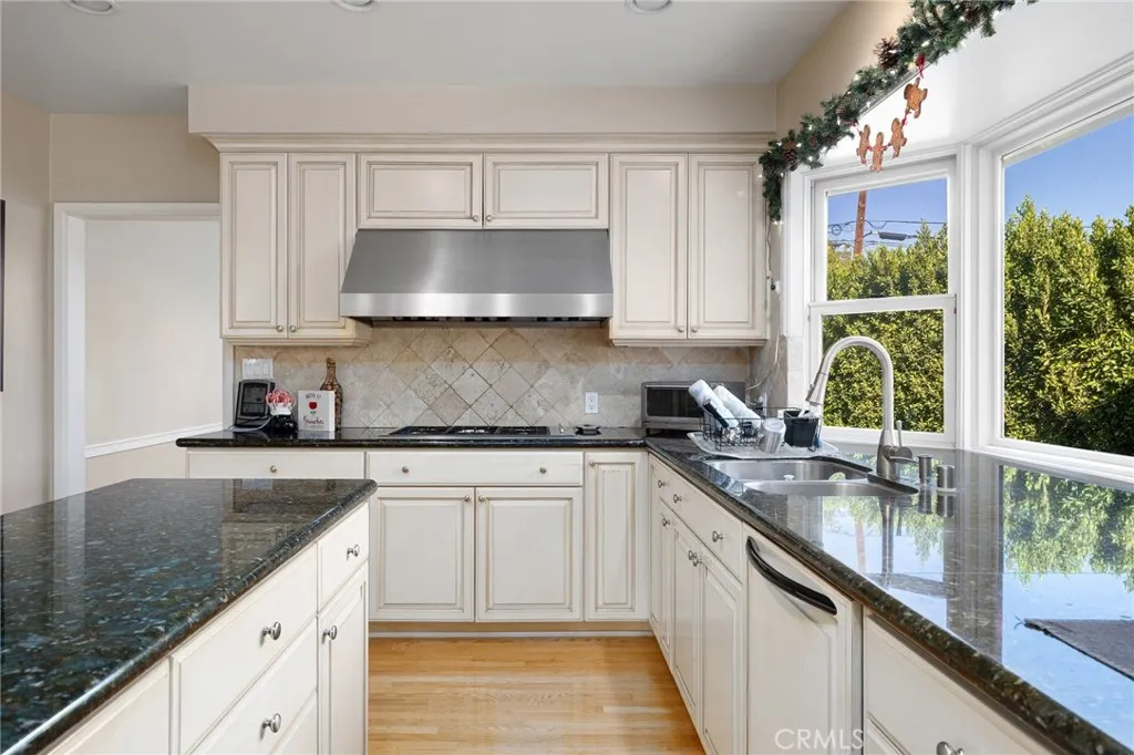 Additional image 92 of 2964 Lombardy Rd, Pasadena, CA 91107