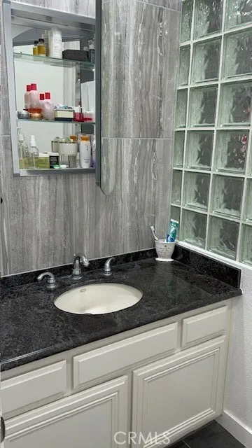 Additional image 53 of 18326 Collins Street Unit F, Tarzana, CA 91356