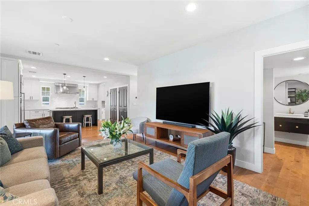 Additional image 75 of 2311 W Clark Avenue, Burbank, CA 91506