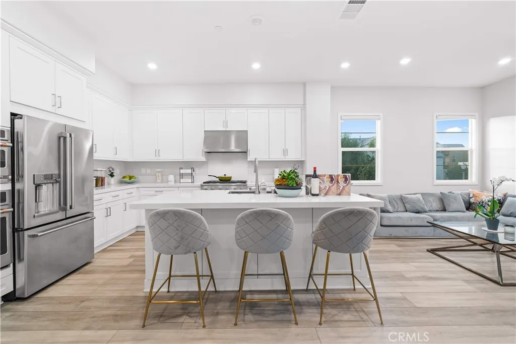 Additional image 56 of 119 Glance, Irvine, CA 92618