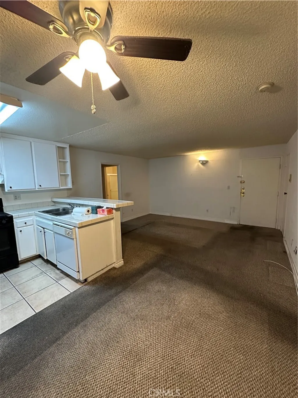 Additional image 3 of 18530 Hatteras Street Unit 212, Tarzana, CA 91356