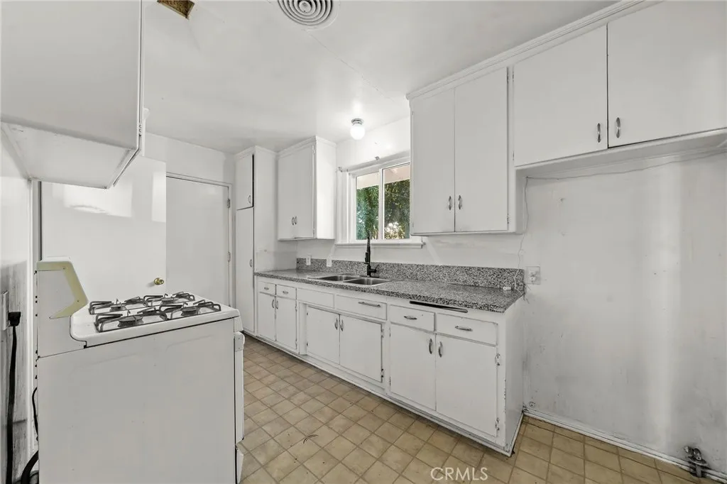 Additional image 12 of 20644 Sherman Way, Winnetka, CA 91306