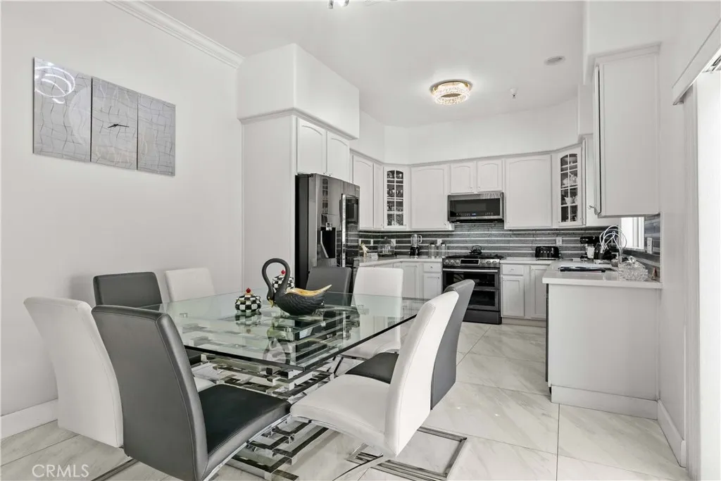 Additional image 95 of 6920 Valmont Unit 5, Tujunga, CA 91042