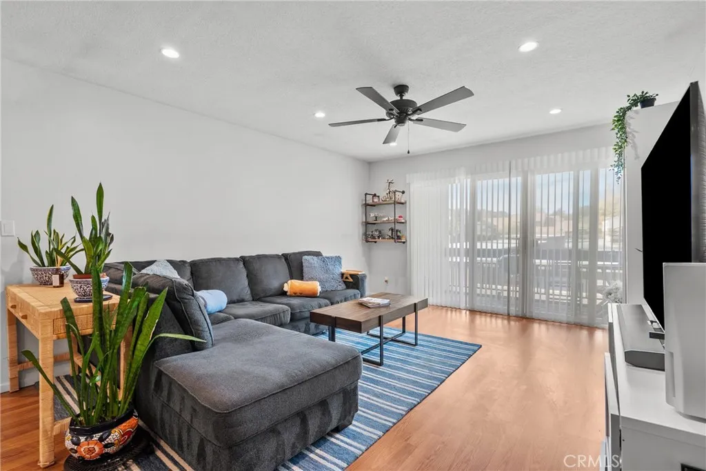 Additional image 9 of 25736 Player Drive Unit R4, Valencia, CA 91355