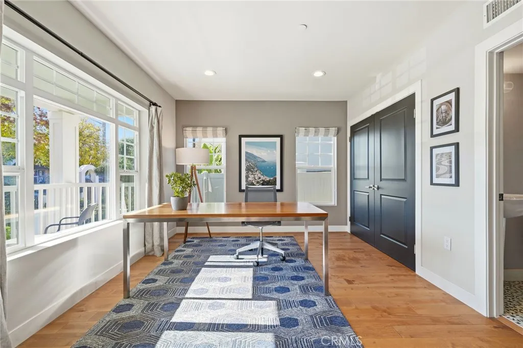 Additional image 10 of 2311 W Clark Avenue, Burbank, CA 91506