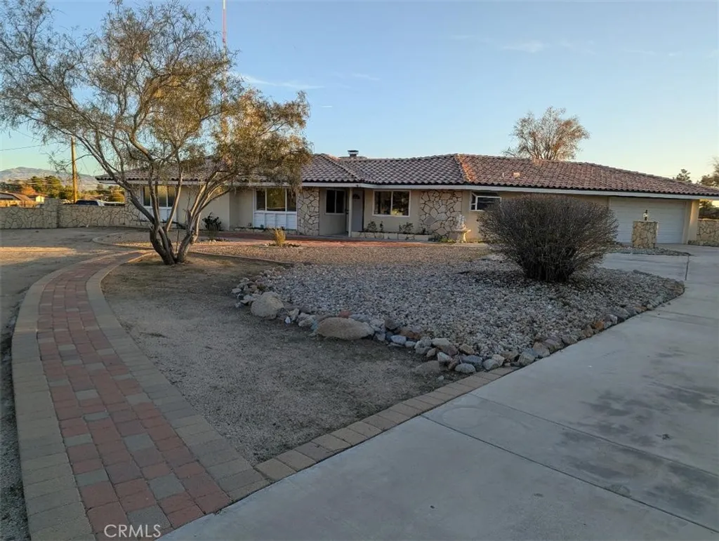 Additional image 4 of 19989 Crow Rd, Apple Valley, CA 92307