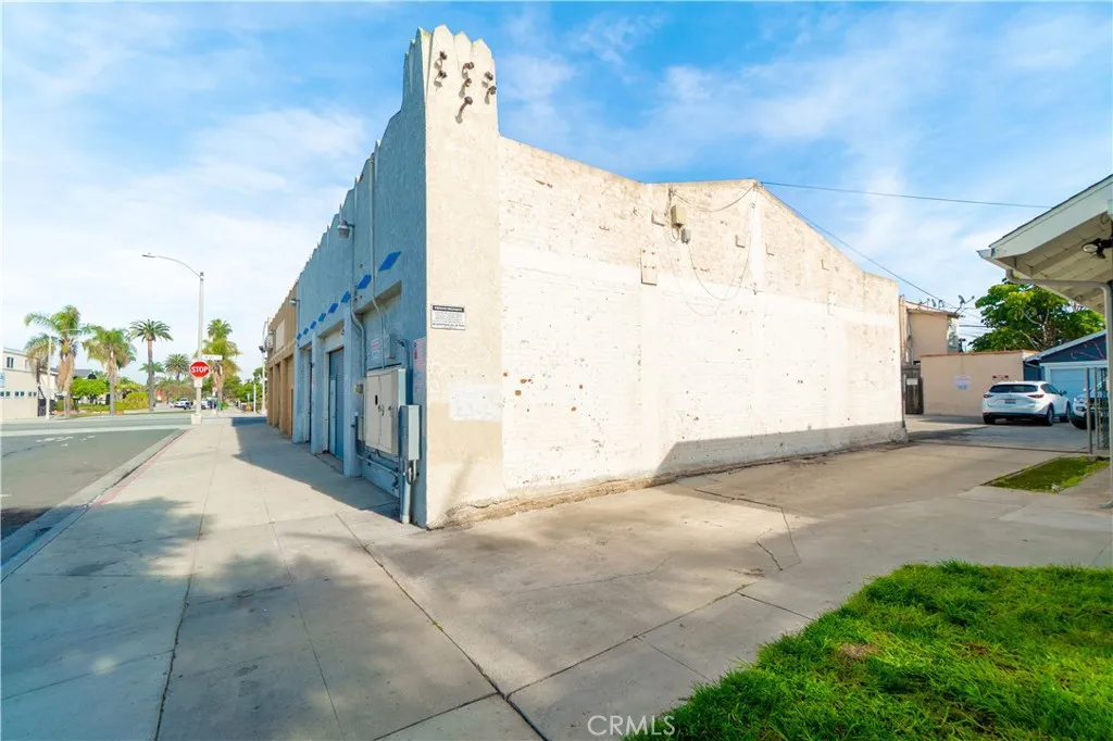 Additional image 16 of 3300 E 7th St, Long Beach, CA 90804