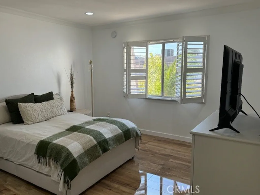 Additional image 19 of 18326 Collins Street Unit F, Tarzana, CA 91356