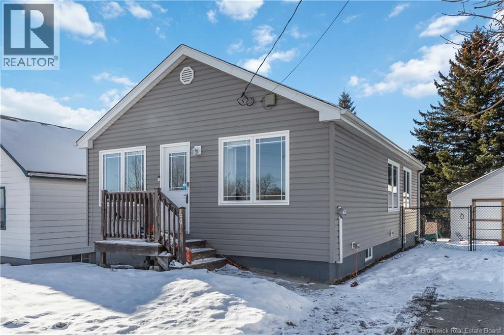 44 Barnaby Street|Moncton, New Brunswick E1A4G5