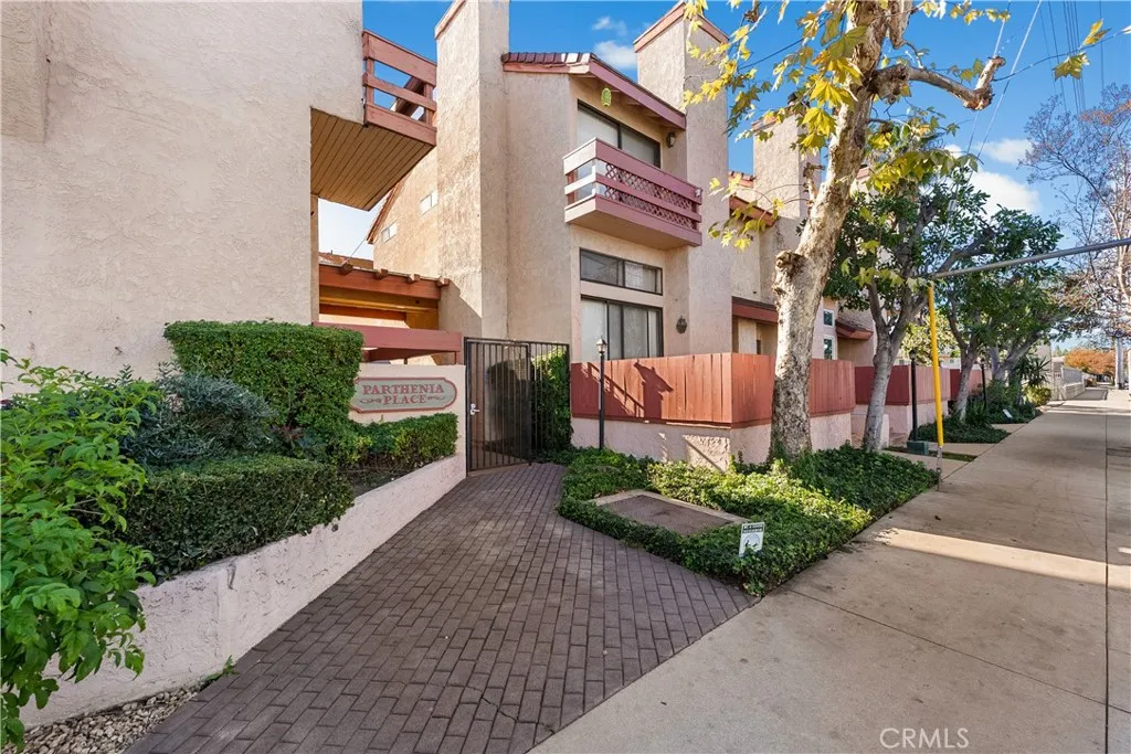 Additional image 3 of 21054 Parthenia Unit 11, Canoga Park, CA 91304