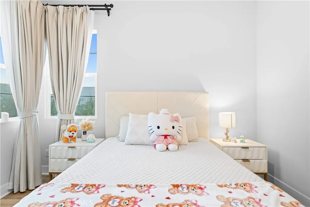 Additional image 24 of 119 Glance, Irvine, CA 92618