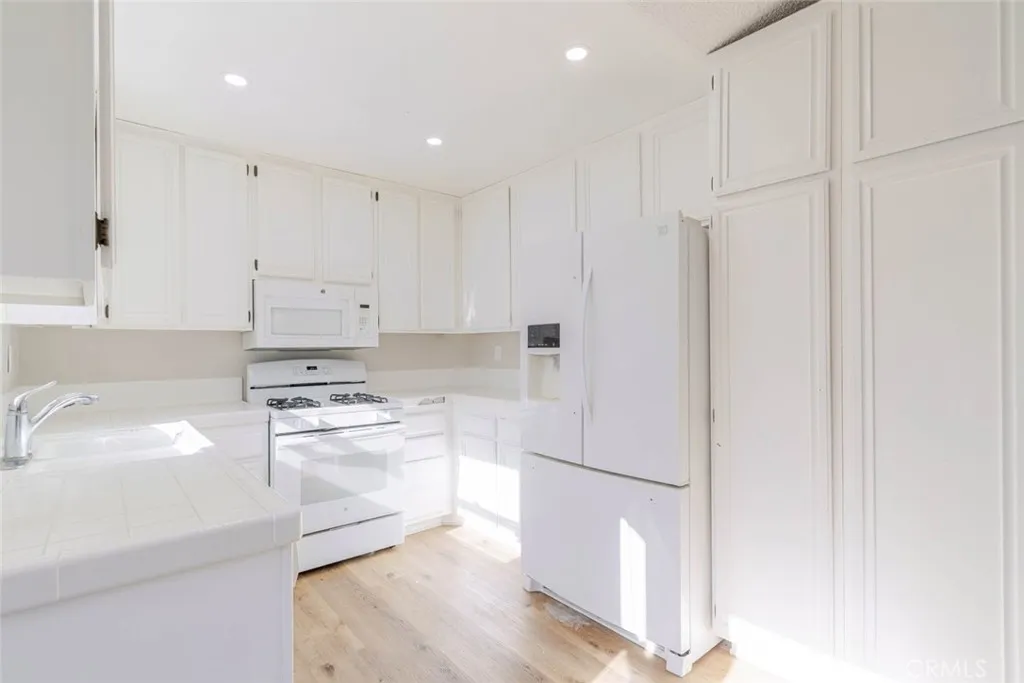 Additional image 12 of 44022 31st Street W, Lancaster, CA 93536