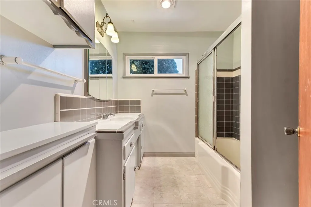 Additional image 61 of 15930 Tuba Street, North Hills, CA 91343