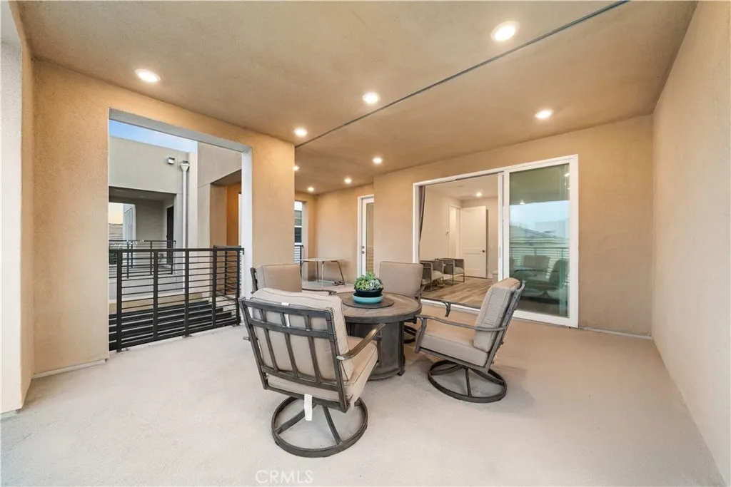 Additional image 80 of 119 Glance, Irvine, CA 92618