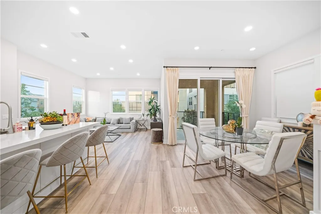 Additional image 58 of 119 Glance, Irvine, CA 92618