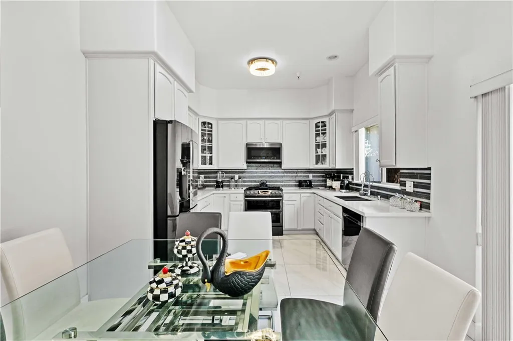 Additional image 31 of 6920 Valmont Unit 5, Tujunga, CA 91042