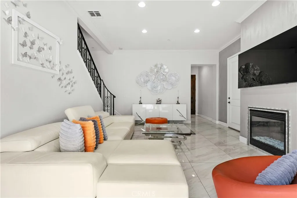 Additional image 94 of 6920 Valmont Unit 5, Tujunga, CA 91042