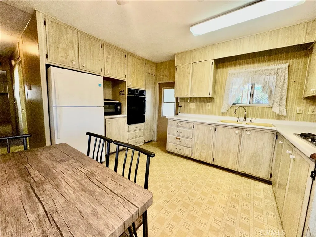 Additional image 13 of 332 N Lyon Ave Unit 105, Hemet, CA 92543