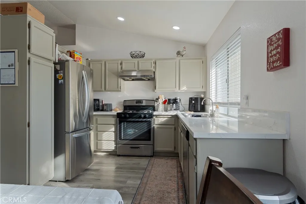 Additional image 13 of 2520 Shady Glen Ln, San Bernardino, CA 92408