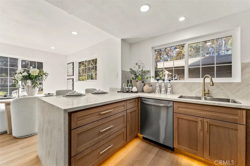 Additional image 23 of 12 Woodleaf, Irvine, CA 92614