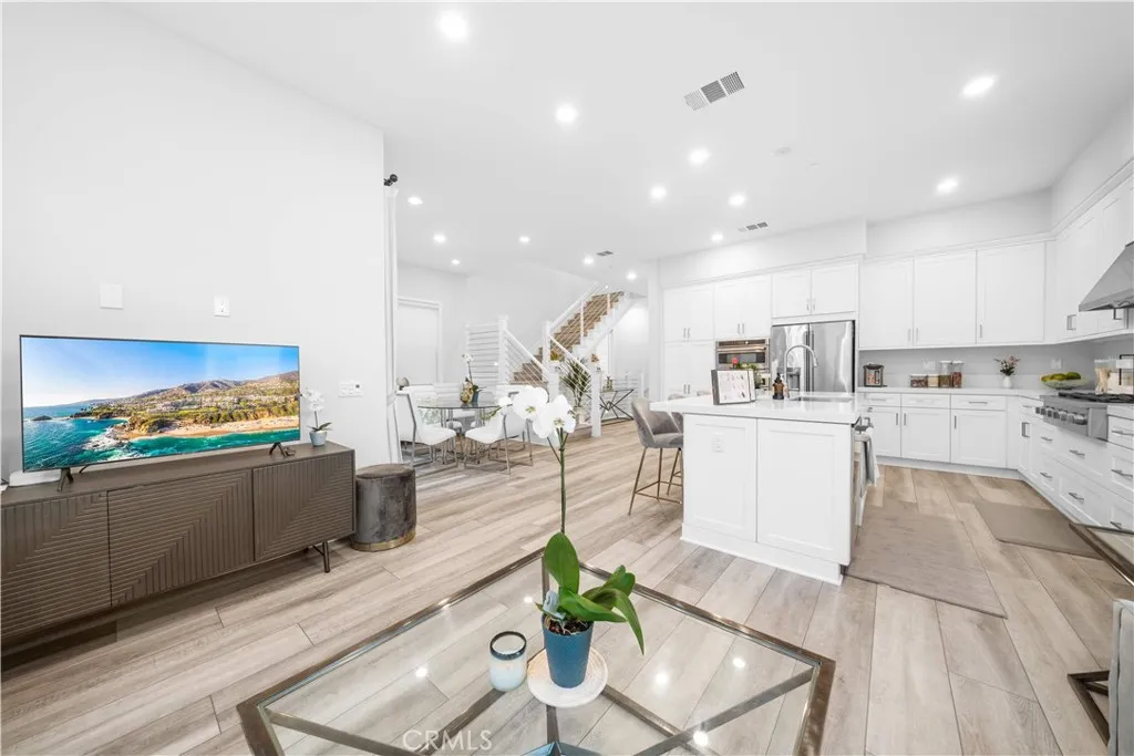 Additional image 14 of 119 Glance, Irvine, CA 92618