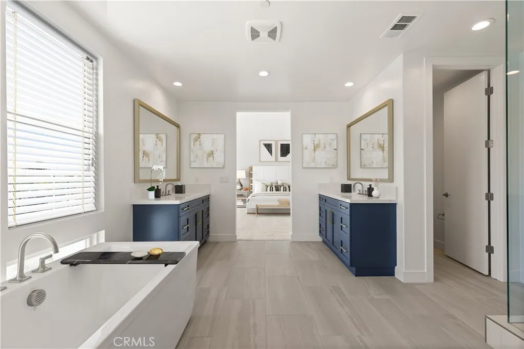 Additional image 19 of 156 Creation, Irvine, CA 92618