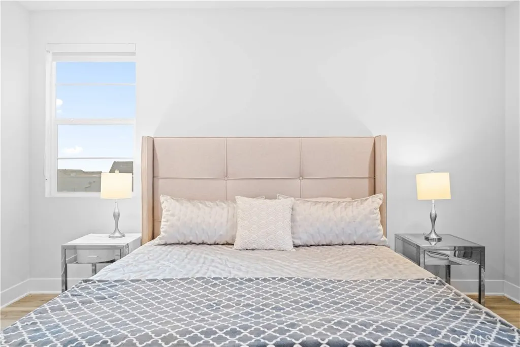 Additional image 74 of 119 Glance, Irvine, CA 92618