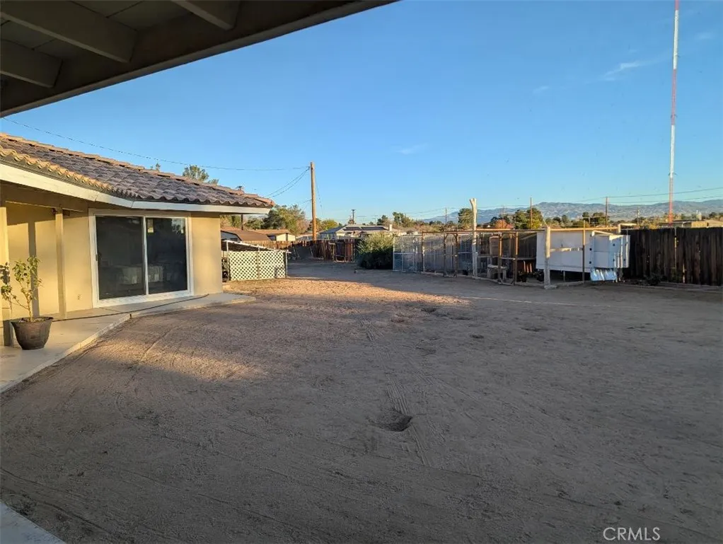 Additional image 32 of 19989 Crow Rd, Apple Valley, CA 92307
