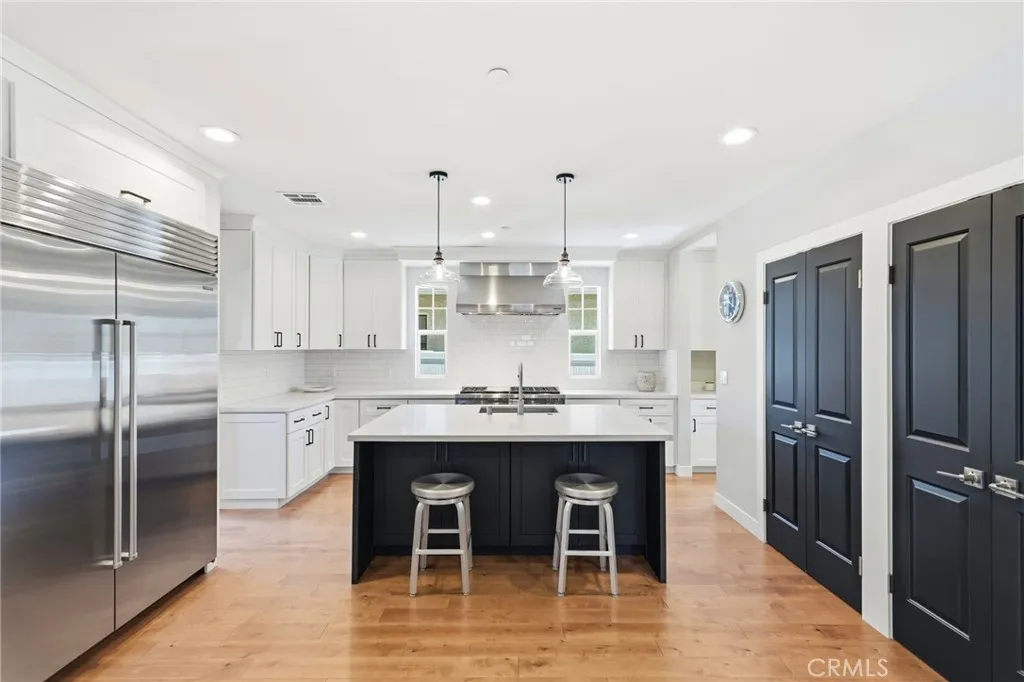 Additional image 13 of 2311 W Clark Avenue, Burbank, CA 91506