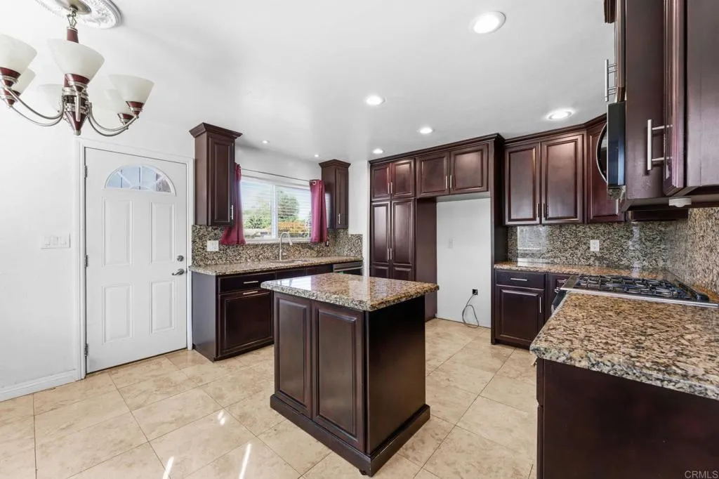 Additional image 6 of 9017 Valencia St, Spring Valley, CA 91977