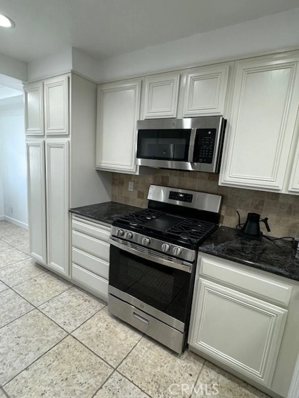 Additional image 14 of 18326 Collins Street Unit F, Tarzana, CA 91356