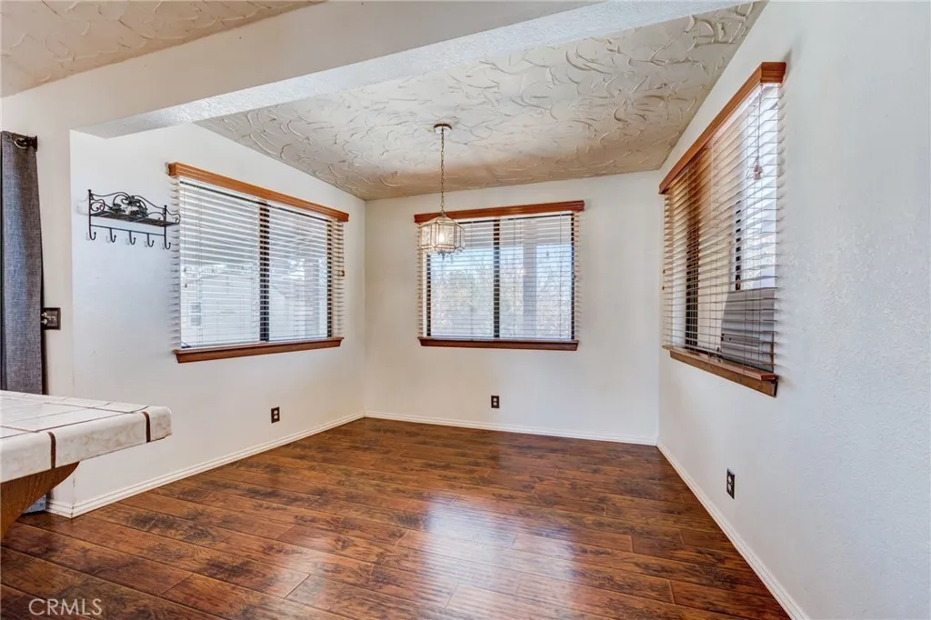 Additional image 15 of 14076 Wawona Road, Apple Valley, CA 92307